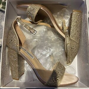 Women’s size 7.5 shoes